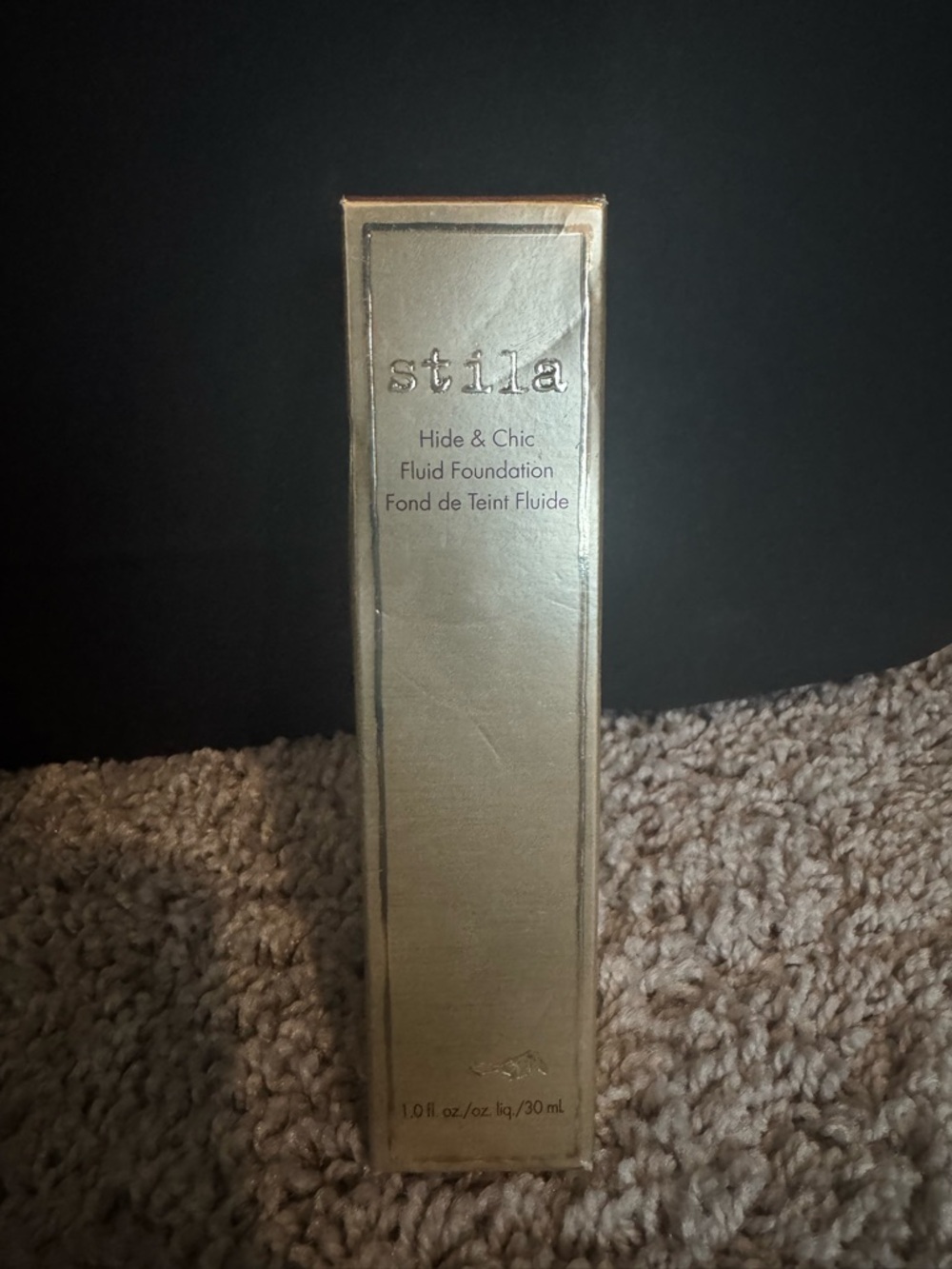 Stila Gold Liquid Foundation Packaging - Metallic Gold